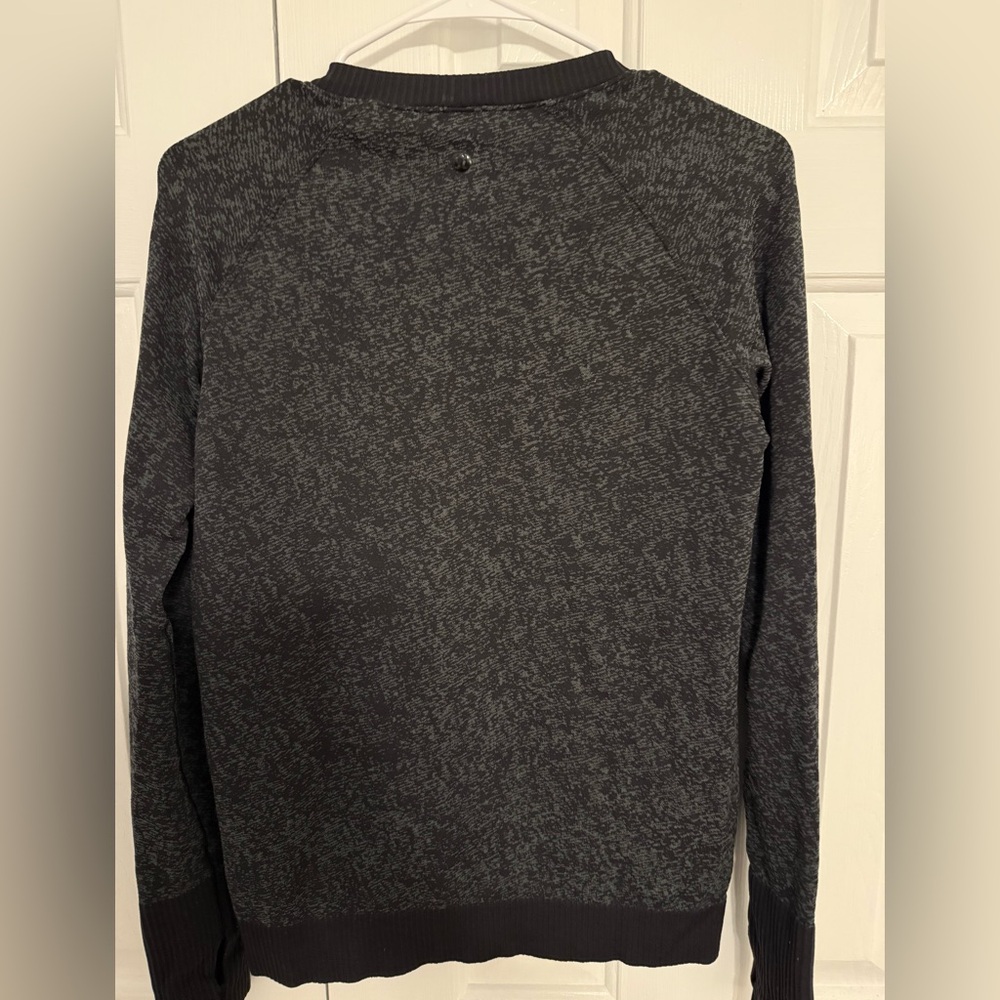 Women’s Lululemon Long-Sleeve Top